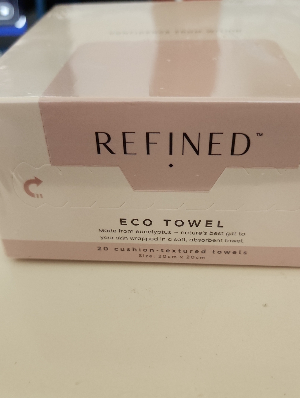 20 Refined ECO Towel Moisturizer White & Pink NWT
